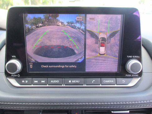 Used 2021 Nissan Rogue SL image 17