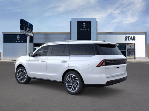 New 2025 Lincoln Navigator Reserve image 4