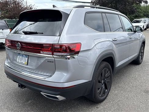 Used 2024 Volkswagen Atlas SE image 6