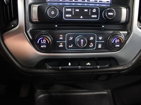 Used 2018 GMC Sierra 1500 SLE w/ SLE Value Package AWD/4WD image 32