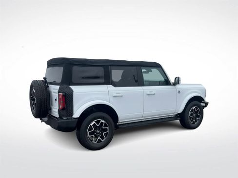 Used 2022 Ford Bronco Outer Banks image 9
