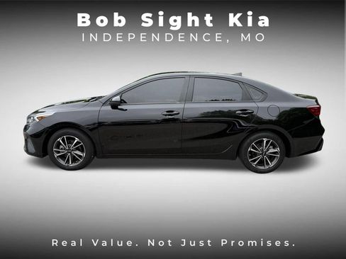 Certified 2022 Kia Forte LXS FWD image 6