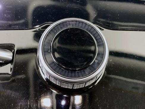 Used 2023 Jeep Grand Cherokee Limited w/ Luxury Tech Group II image 25