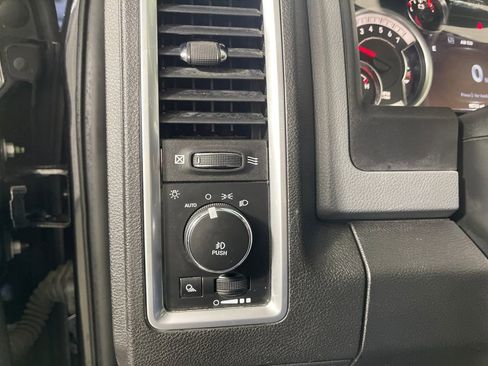 Used 2019 RAM 1500 Big Horn image 30