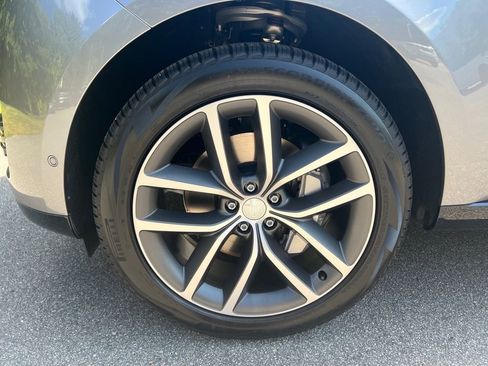 New 2025 Land Rover Range Rover SE image 8