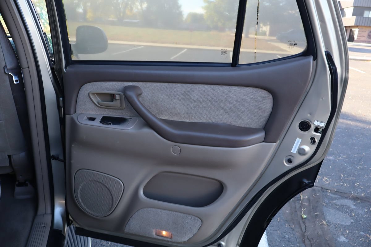 Used 2001 Toyota Sequoia SR5 AWD/4WD image 27