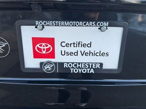 Certified 2023 Toyota Highlander XLE image 46