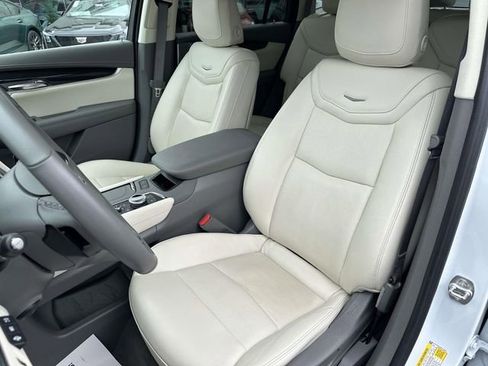 Certified 2024 Cadillac XT6 Premium Luxury w/ Technology Package AWD/4WD image 17