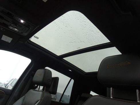 Used 2022 Chevrolet Tahoe High Country image 12