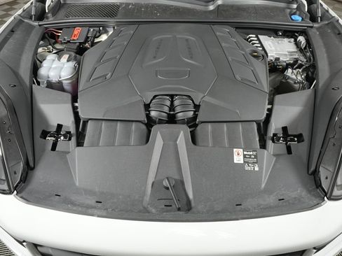Certified 2025 Porsche Cayenne GTS AWD/4WD image 46