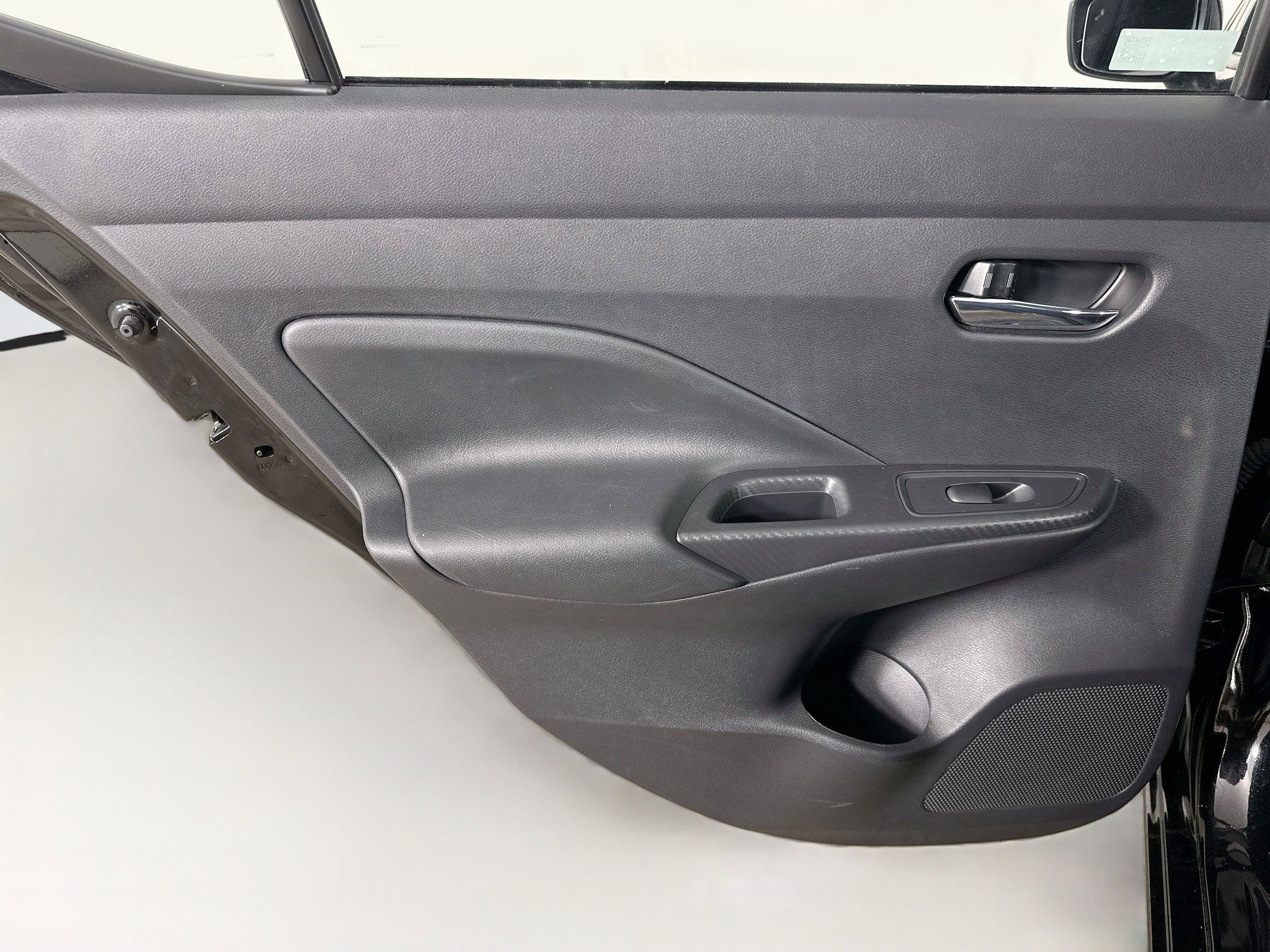 Used 2025 Nissan Versa SV FWD image 25