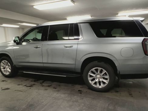 New 2025 Chevrolet Suburban Premier image 41