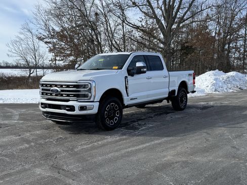 Used 2024 Ford F250 Platinum image 2
