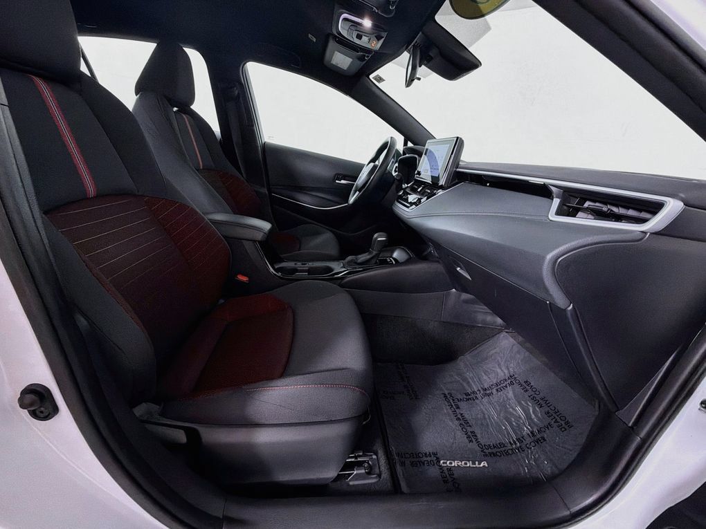 Used 2025 Toyota Corolla SE FWD image 30