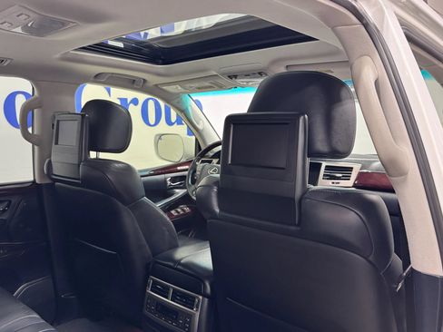 Used 2015 Lexus LX 570 4WD image 28