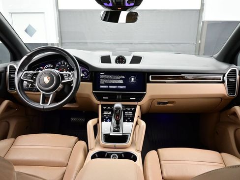 Certified 2023 Porsche Cayenne Platinum Edition AWD/4WD image 19