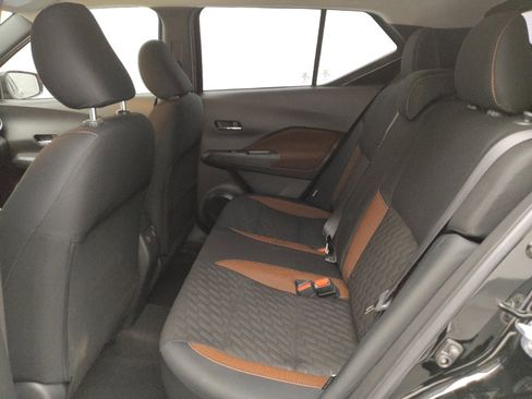 Used 2023 Nissan Kicks SR FWD image 18