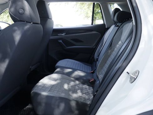 Certified 2025 Volkswagen Tiguan S FWD image 27