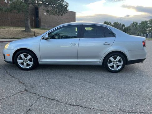 Used 2009 Volkswagen Jetta SEL FWD image 7