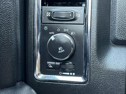 Used 2016 RAM 1500 Laramie w/ Convenience Group image 33