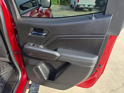 Used 2025 GMC Canyon Elevation w/ Convenience Package RWD image 16