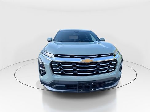 Used 2026 Chevrolet Equinox LT FWD image 3