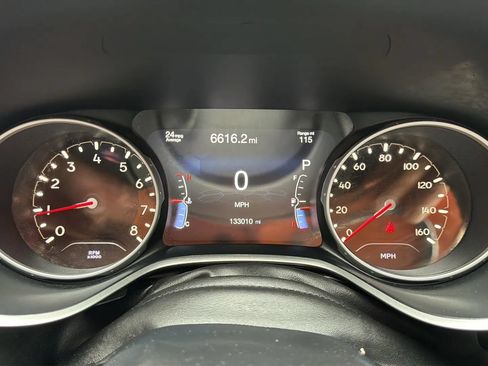 Used 2018 Jeep Compass Latitude w/ Popular Equipment Group AWD/4WD image 16