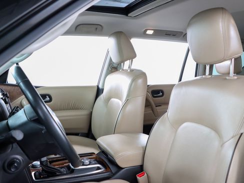 Used 2022 Nissan Armada SL w/ Captain's Chairs Package AWD/4WD image 25