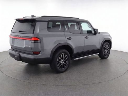 Used 2024 Lexus GX 550 w/ Accessory Package (Z1) AWD/4WD image 3