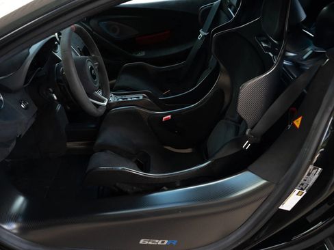 Used 2020 McLaren 620R RWD image 8