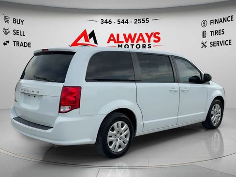 Used 2018 Dodge Grand Caravan SE w/ UConnect Hands-Free Group FWD image 5