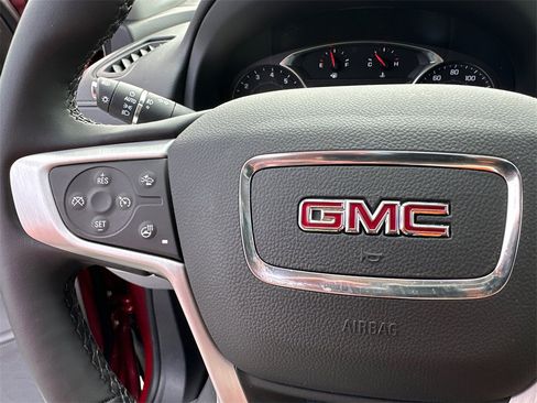 Used 2023 GMC Terrain SLT w/ Tech Package image 25