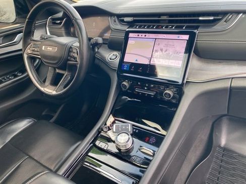 Certified 2022 Jeep Grand Cherokee L Overland w/ Luxury Tech Group IV image 30