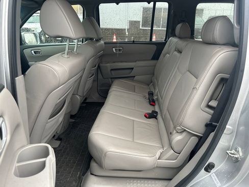 Used 2010 Honda Pilot Touring image 8