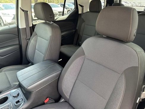 Used 2021 Chevrolet Traverse LT image 11