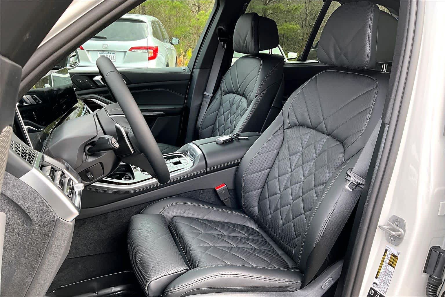 Used 2026 BMW X5 xDrive40i w/ M Sport Package AWD/4WD image 7