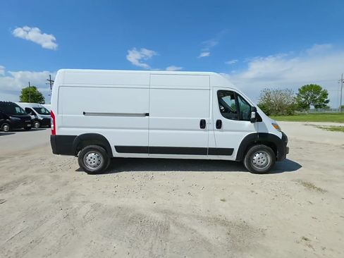 Used 2023 RAM ProMaster 2500 FWD image 3
