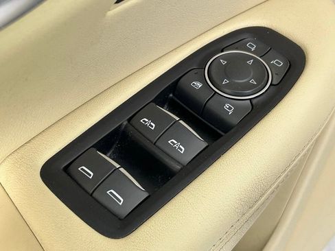 Used 2018 Cadillac XT5 Luxury w/ Driver Awareness Package image 35