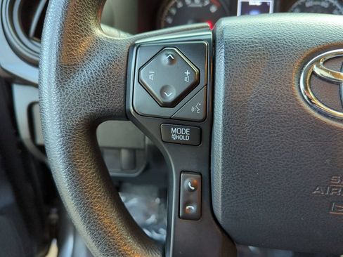 Used 2020 Toyota Tacoma SR w/ SR Convenience Package RWD image 11
