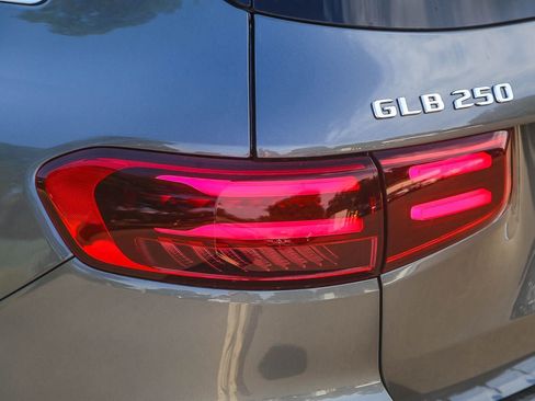 New 2026 Mercedes-Benz GLB 250 4MATIC image 8