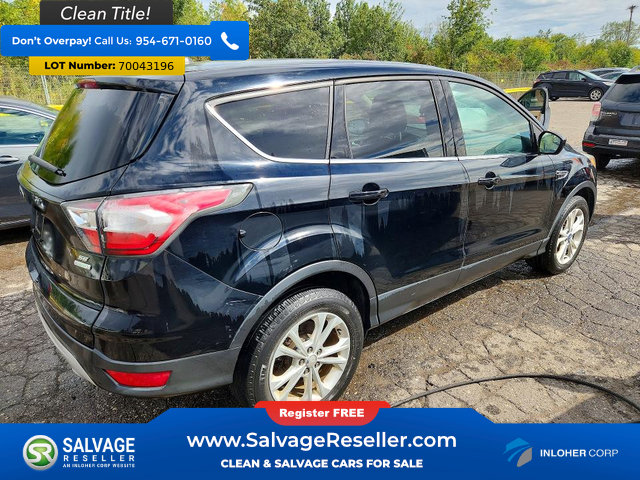 Used 2017 Ford Escape SE FWD image 4