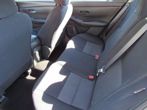 Used 2024 Nissan Sentra SV image 9