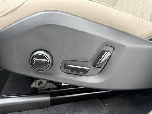 New 2026 Volvo XC90 B5 Plus w/ Protection Package Premier image 29