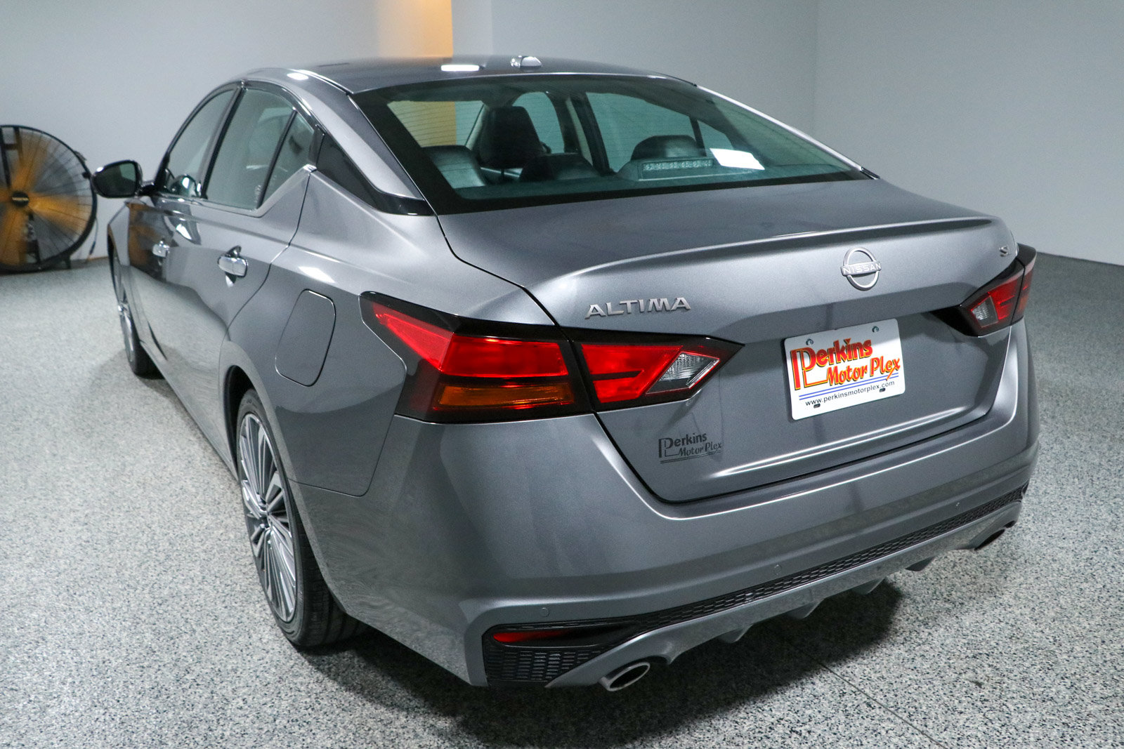 Used 2023 Nissan Altima 2.5 SL FWD image 9