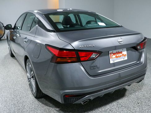 Used 2023 Nissan Altima 2.5 SL FWD image 9