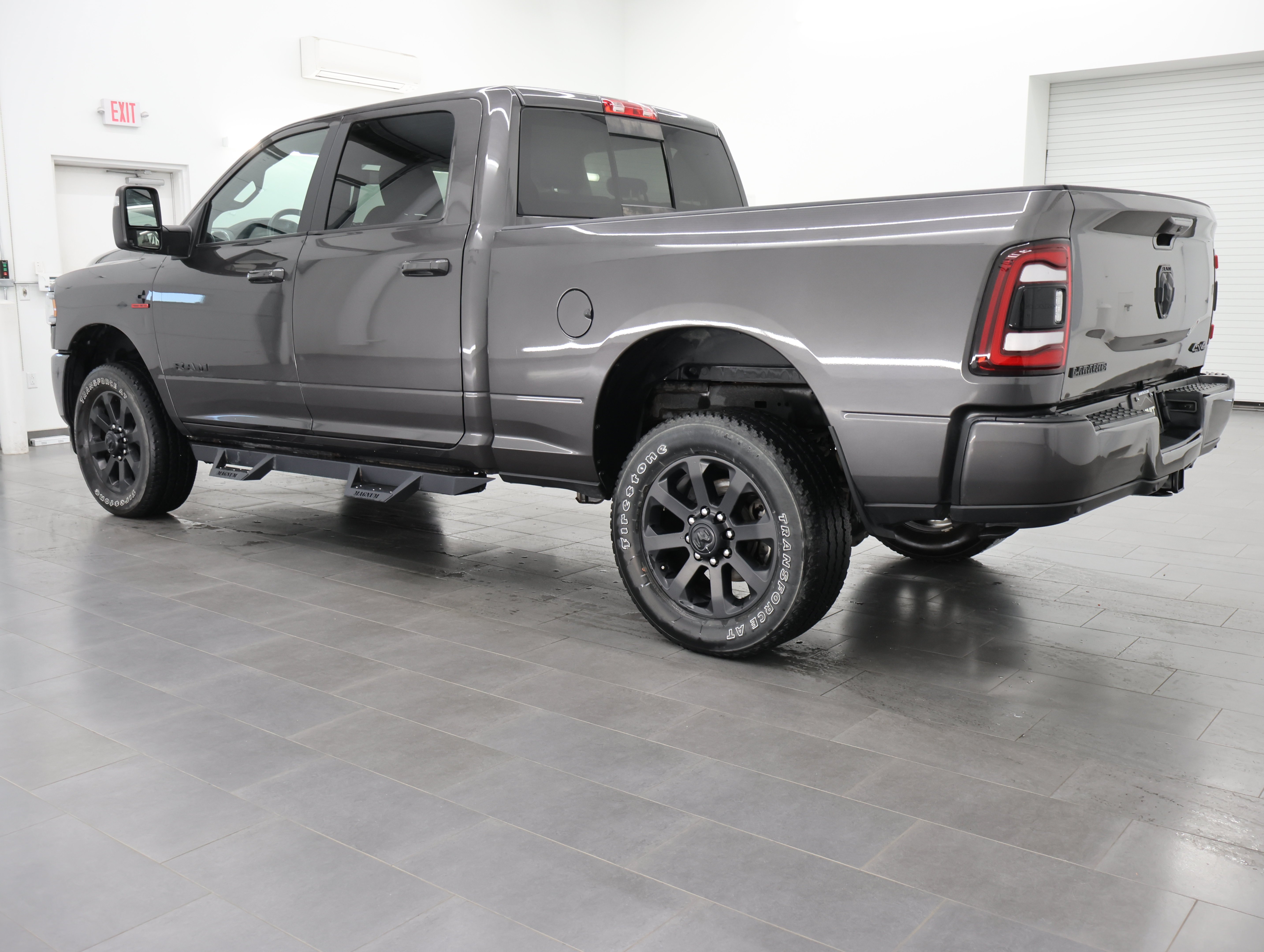 Used 2024 RAM 2500 Laramie w/ Night Edition AWD/4WD image 5