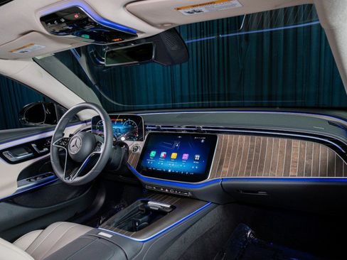 New 2026 Mercedes-Benz E 350 4MATIC Sedan image 4