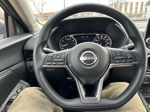 Used 2025 Nissan Sentra SV image 33