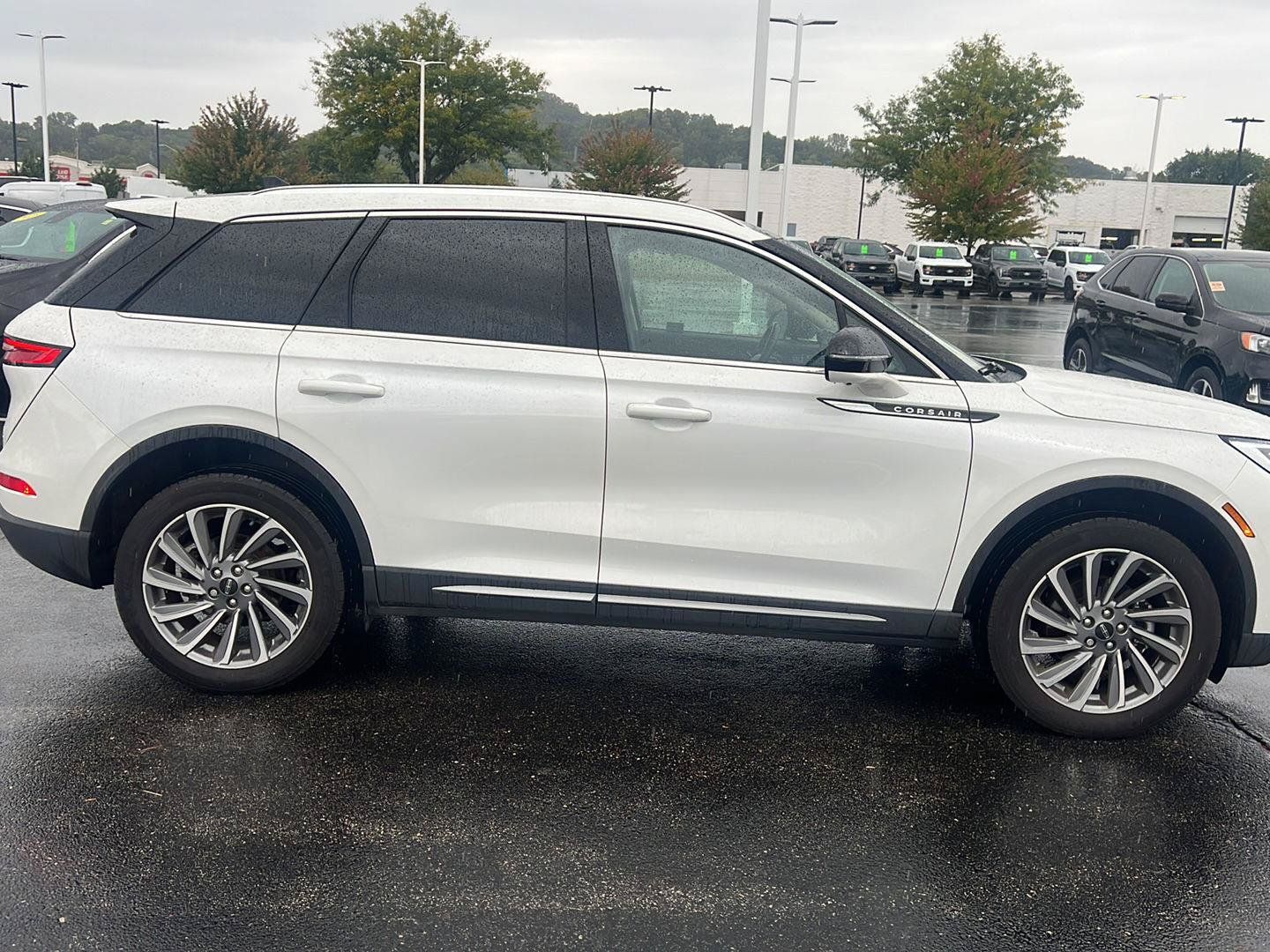 Used 2023 Lincoln Corsair Reserve w/ Equipment Group 201A AWD/4WD image 4