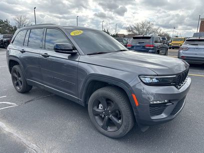Used 2024 Jeep Grand Cherokee Limited w/ Black Appearance Package